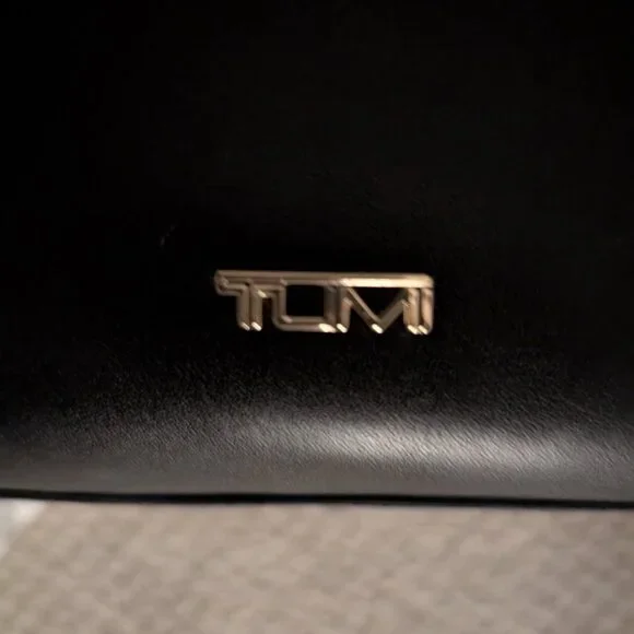 *NEW* Tumi Limerick Backpack Tote - black leather - Picture 2 of 3